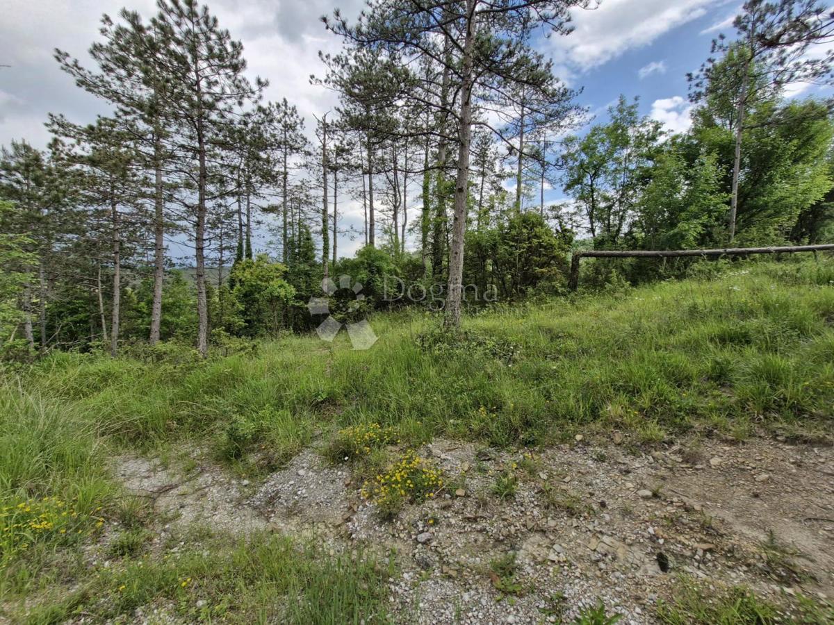 Zazidljivo zemljišče Buzet, Podrečak, 1.393m2