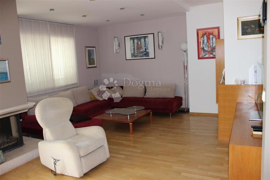 Hiša Podstrana, 500m2