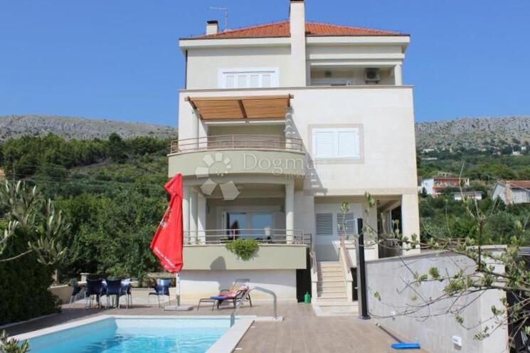 Hiša Podstrana, 500m2