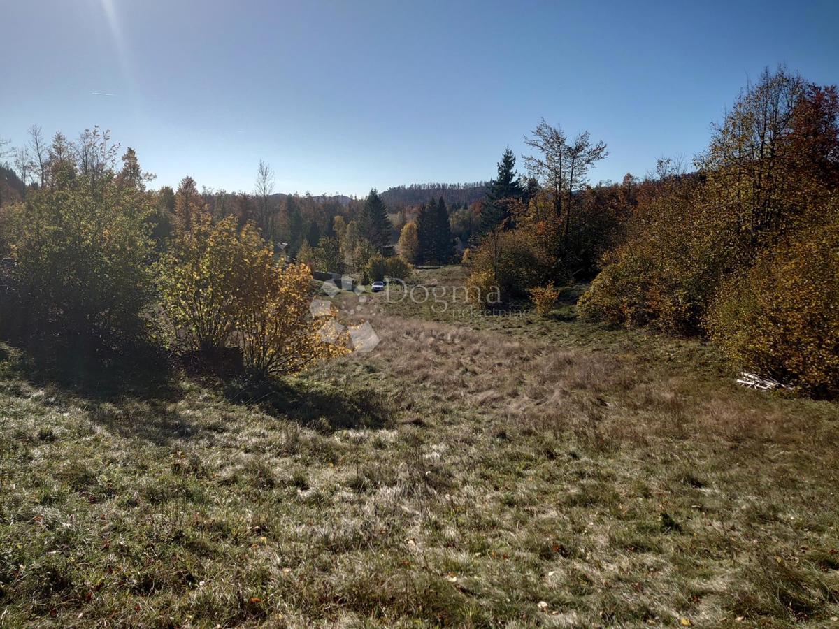 Zazidljivo zemljišče Vrata, Fužine, 1.013m2
