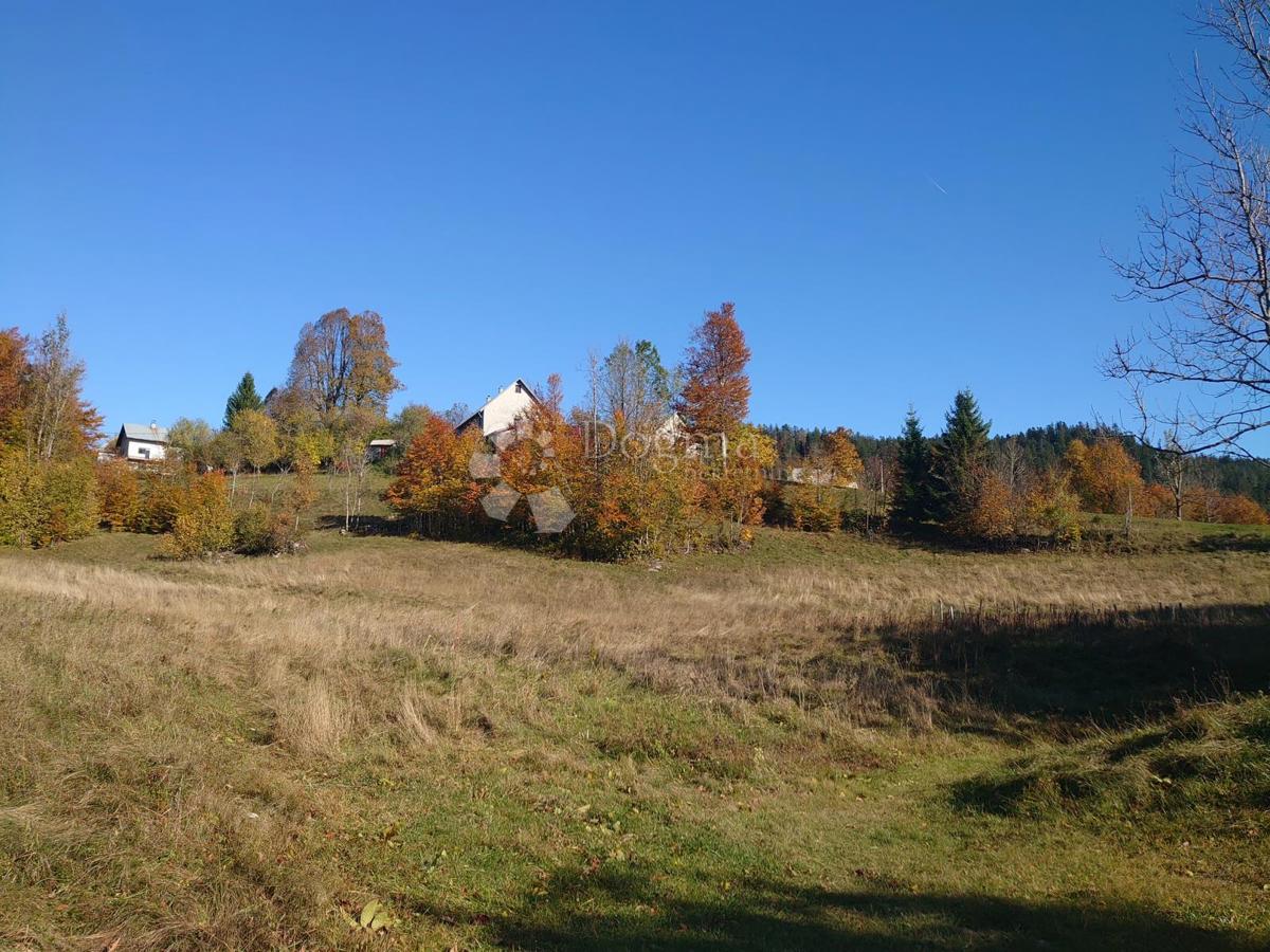 Zazidljivo zemljišče Vrata, Fužine, 1.013m2