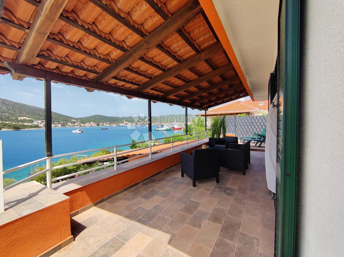 Hiša Vinišće, Marina, 130m2