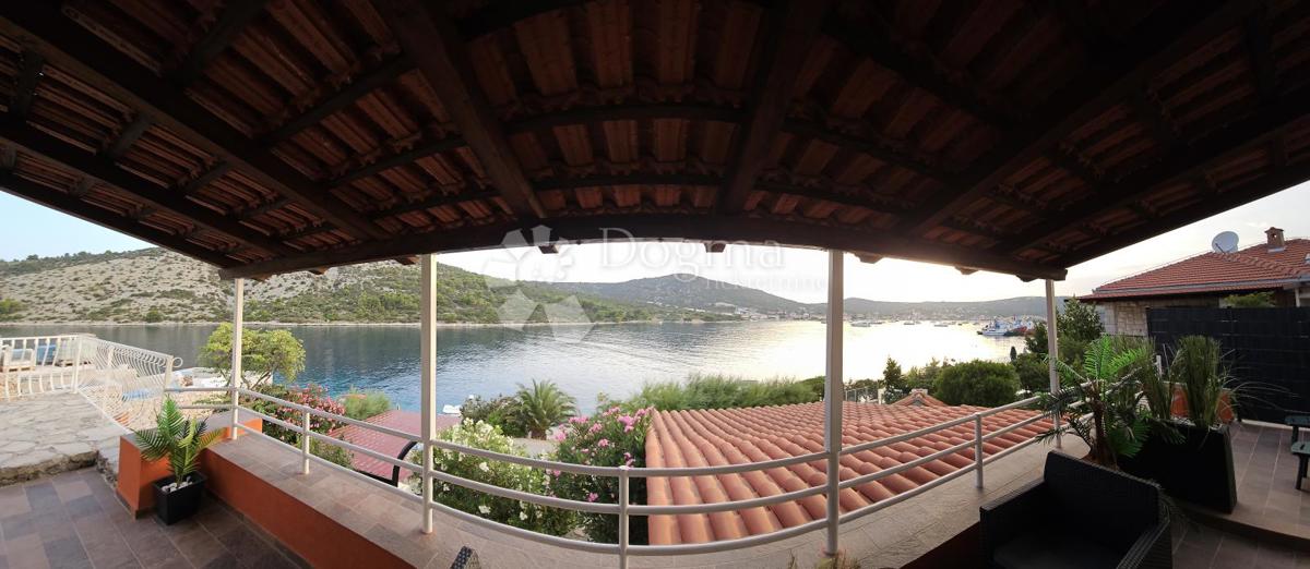 Hiša Vinišće, Marina, 130m2
