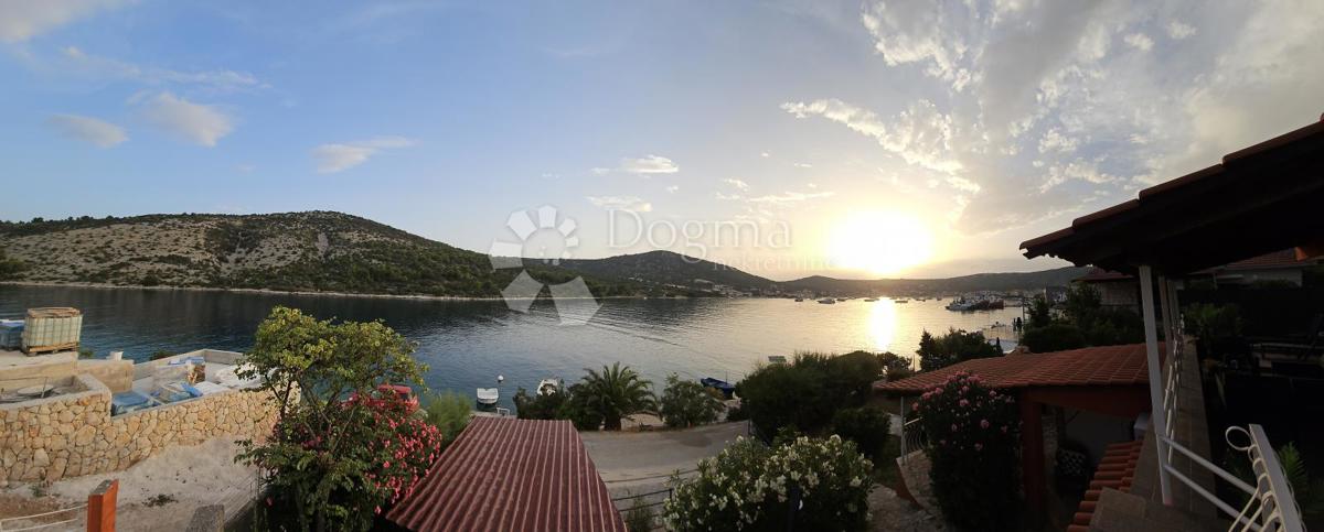 Hiša Vinišće, Marina, 130m2