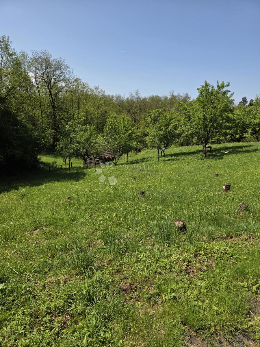 Zazidljivo zemljišče Hrebinec, Brckovljani, 762m2
