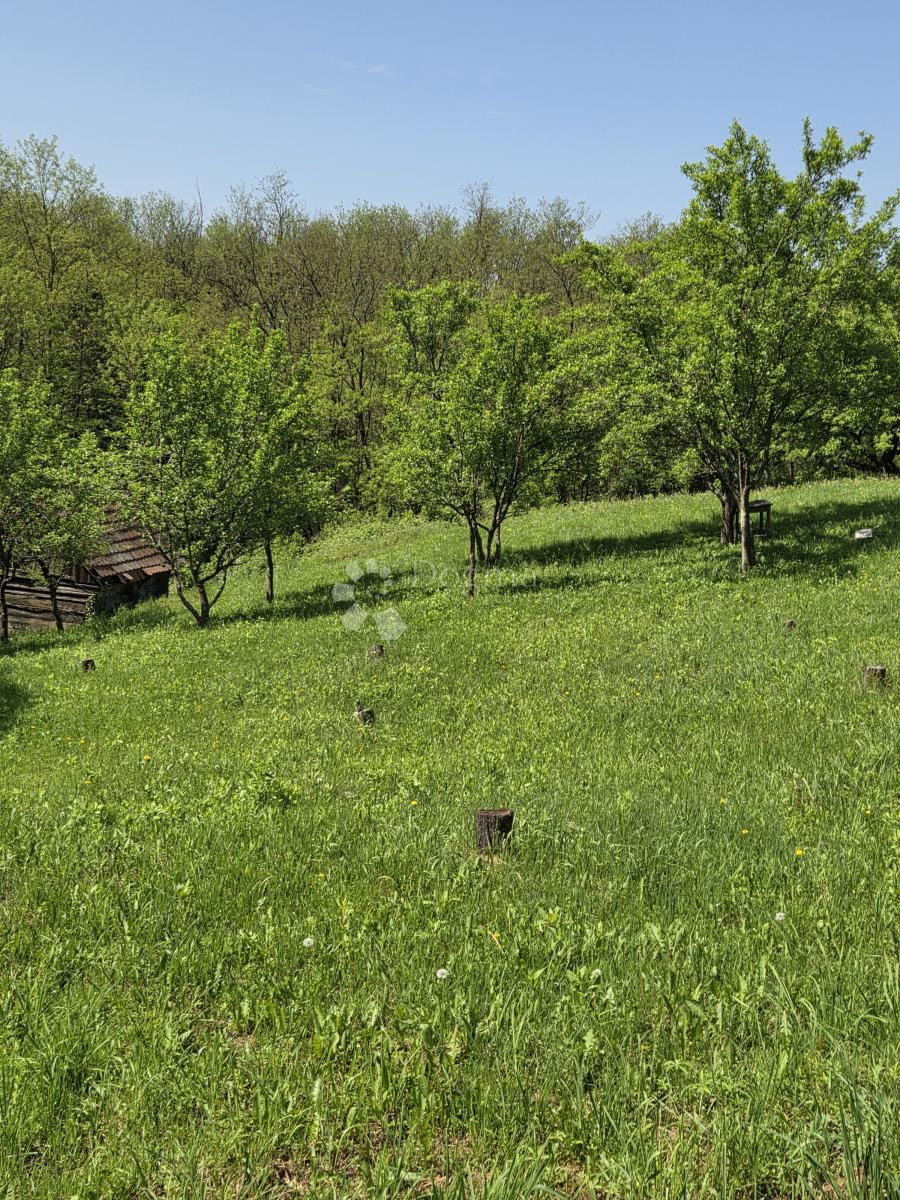 Zazidljivo zemljišče Hrebinec, Brckovljani, 762m2