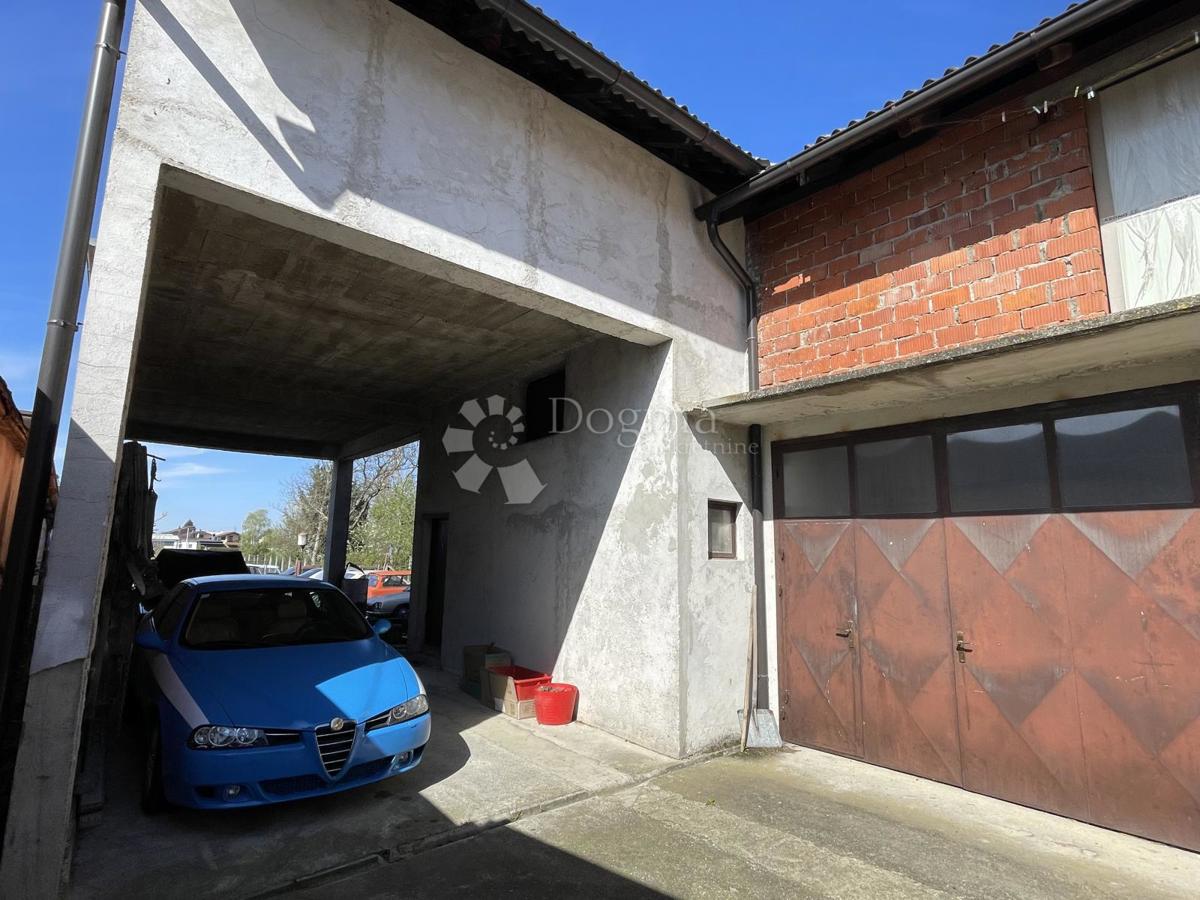ZNIŽANO!!! Naprodaj trisobna hiša z dvema stanovanjema, dvoriščem in vrtom pri Veliki Gorici – Kuče