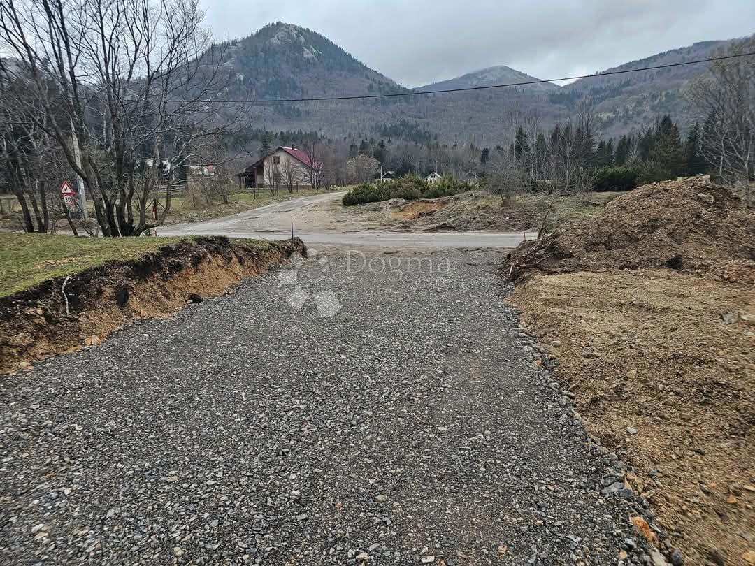 Zazidljivo zemljišče Lič, Fužine, 809m2