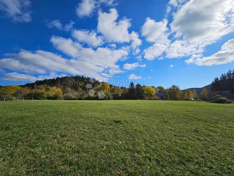 Zazidljivo zemljišče Lič, Fužine, 809m2