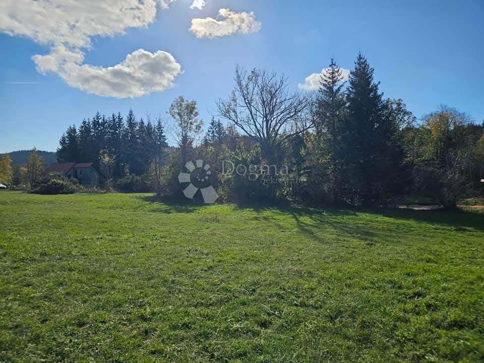 Zazidljivo zemljišče Lič, Fužine, 809m2