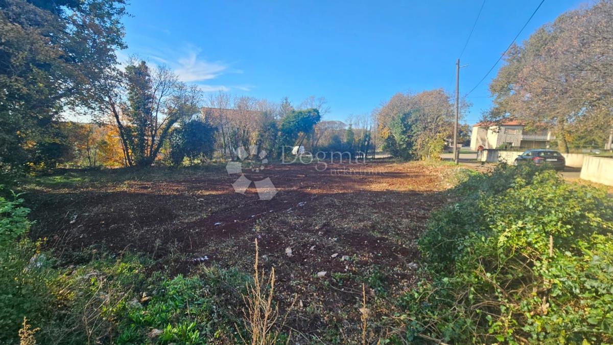 Zazidljivo zemljišče Pavićini, Marčana, 1.032m2