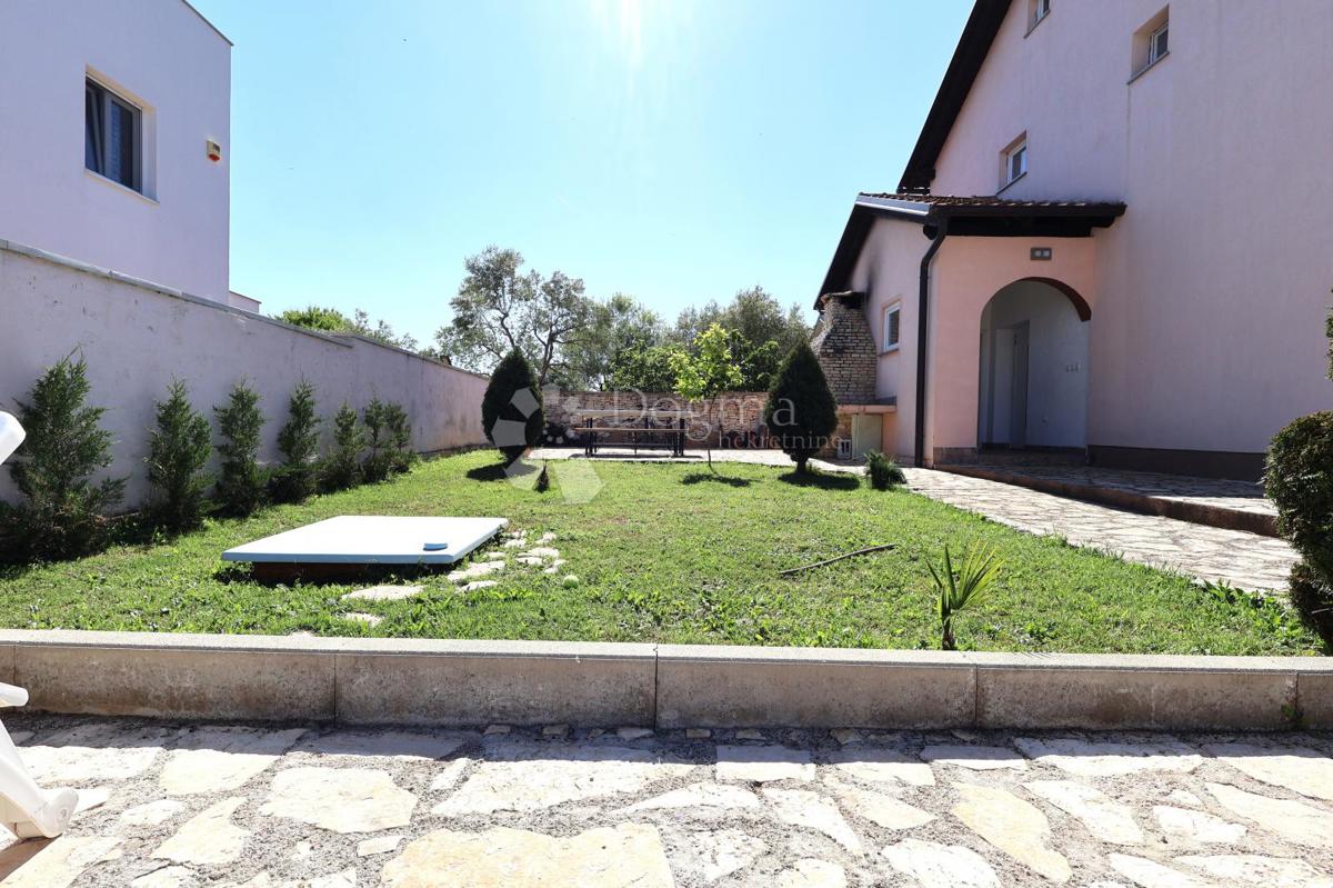 Hiša Peroj, Vodnjan, 180m2