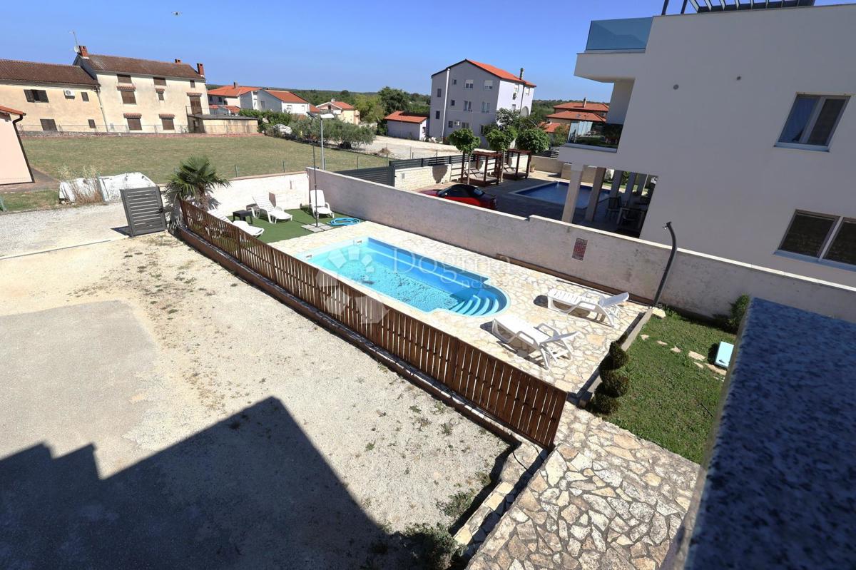Hiša Peroj, Vodnjan, 180m2