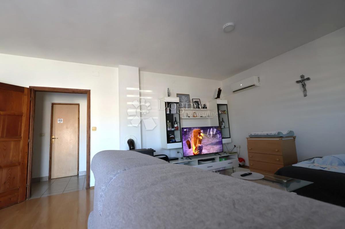 Hiša Peroj, Vodnjan, 180m2