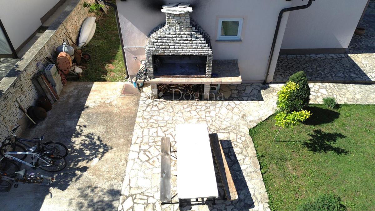 Hiša Peroj, Vodnjan, 180m2