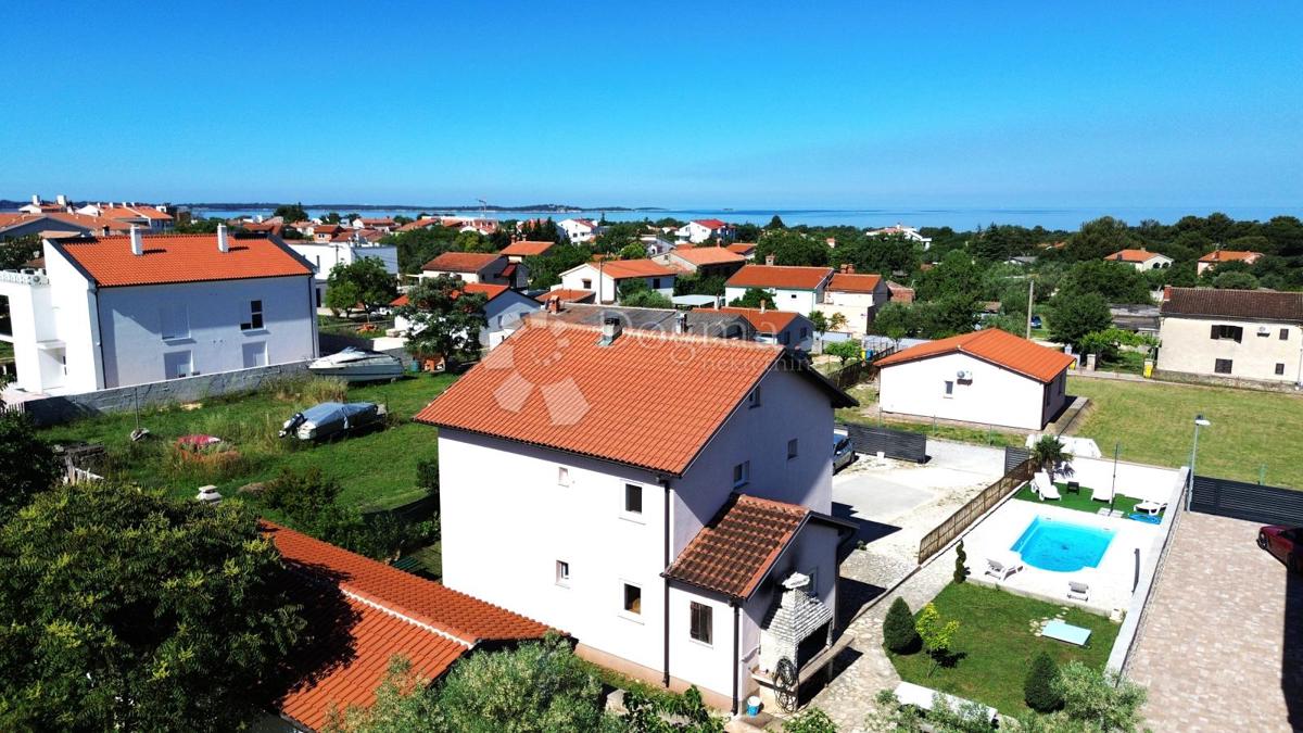 Hiša Peroj, Vodnjan, 180m2