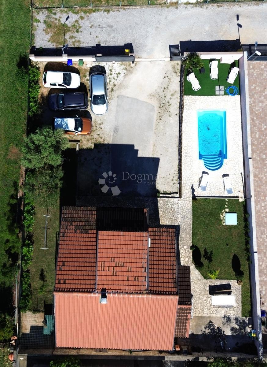 Hiša Peroj, Vodnjan, 180m2