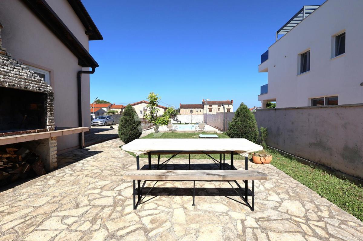 Hiša Peroj, Vodnjan, 180m2