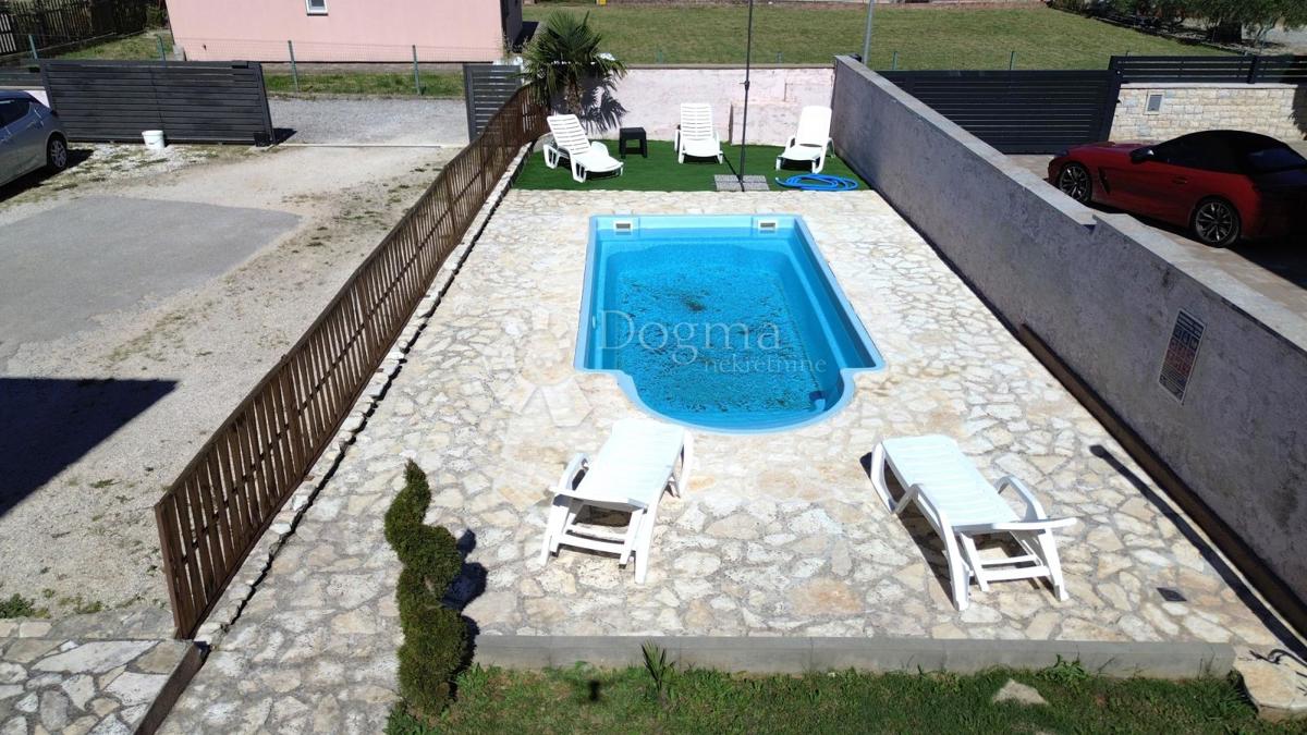 Hiša Peroj, Vodnjan, 180m2