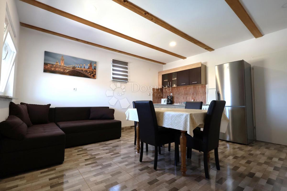 Hiša Peroj, Vodnjan, 180m2