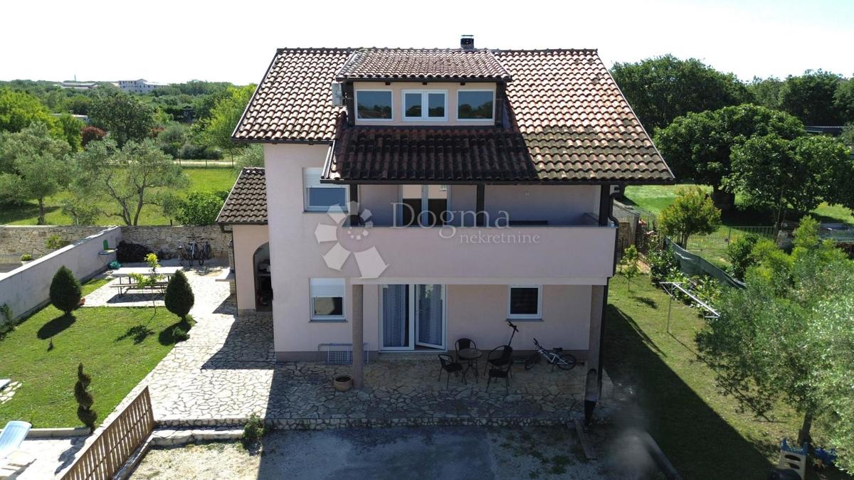 Hiša Peroj, Vodnjan, 180m2