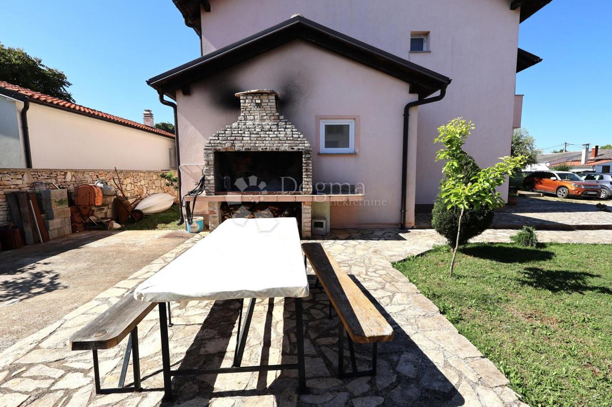 Hiša Peroj, Vodnjan, 180m2