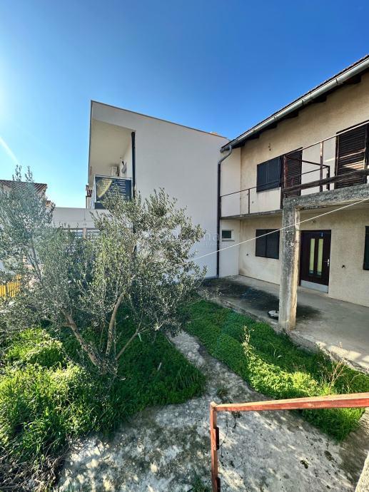 Hiša Tribunj, 120m2