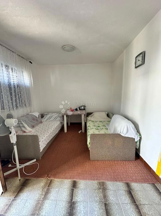 Hiša Tribunj, 120m2
