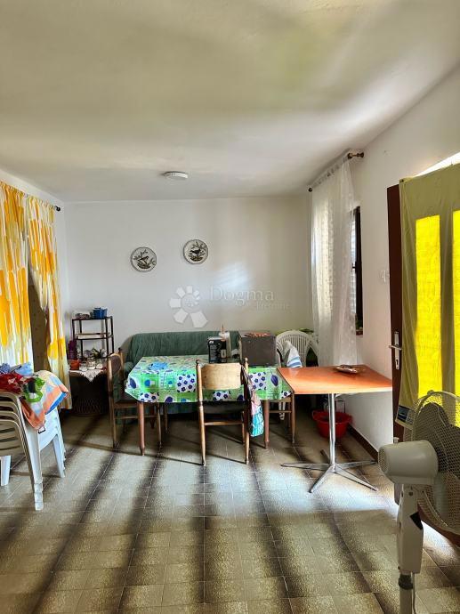 Hiša Tribunj, 120m2