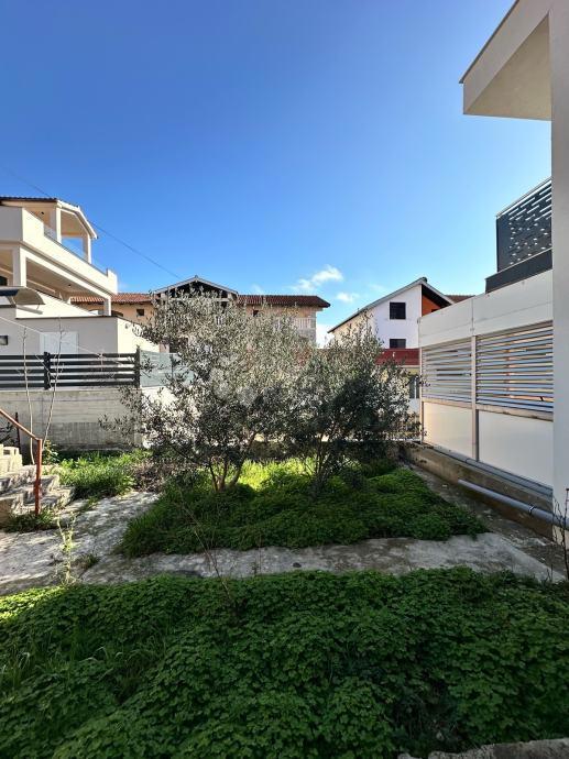 Hiša Tribunj, 120m2