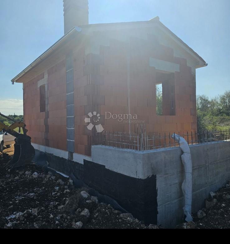 Kmetijsko zemljišče Rovinj, 13.744m2