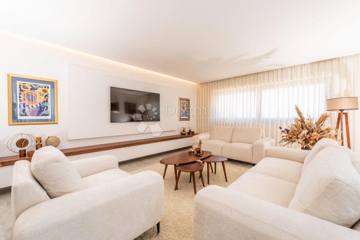 Hiša Ugljan, Preko, 330m2
