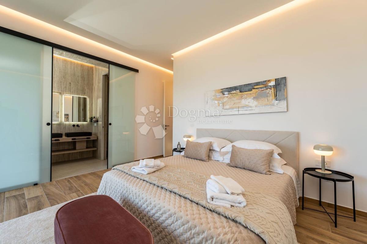 Hiša Ugljan, Preko, 330m2