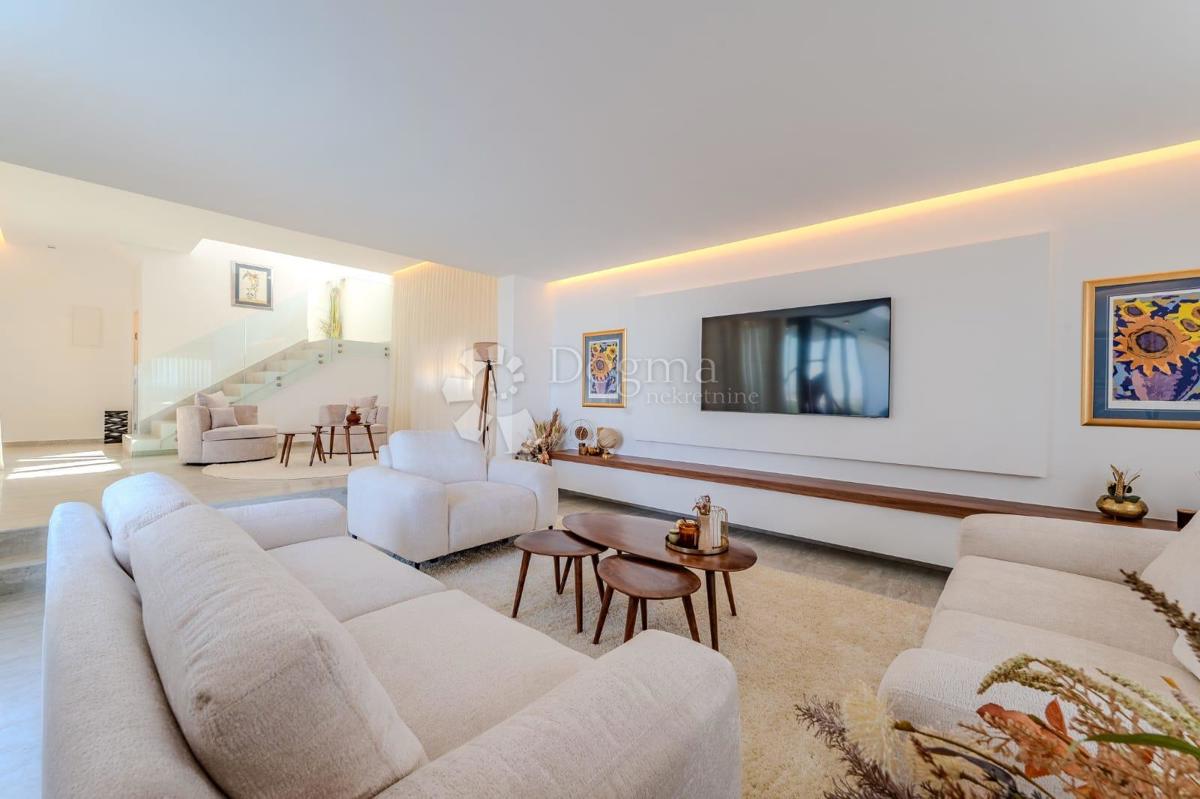 Hiša Ugljan, Preko, 330m2
