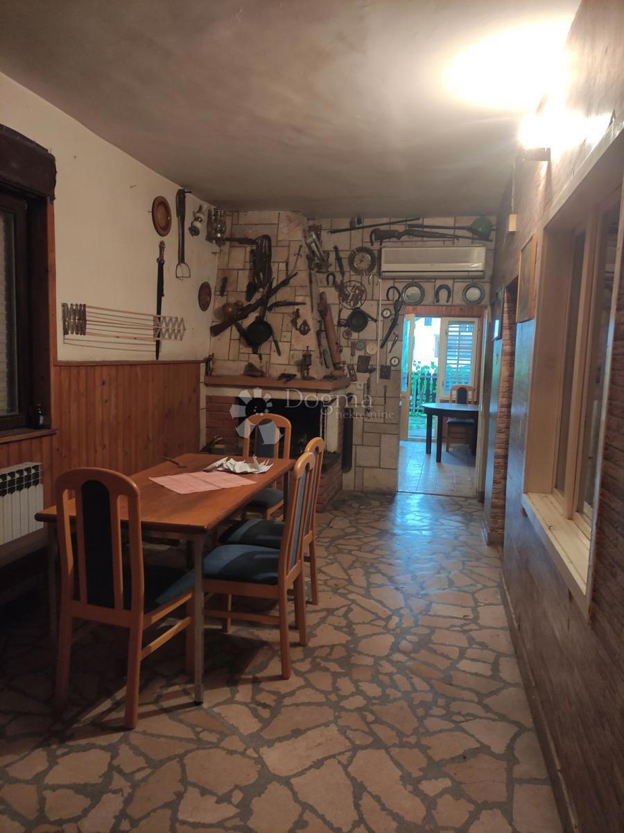 Hiša Staševica, Ploče, 136m2
