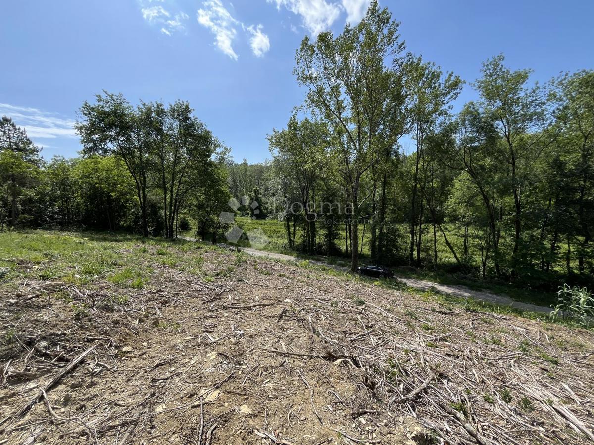 Zazidljivo zemljišče - kamp, Motovun