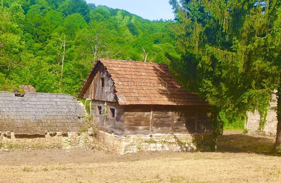 Zazidljivo zemljišče Slunj, 19.667m2