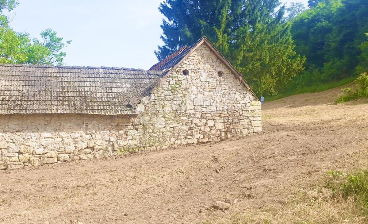 Zazidljivo zemljišče Slunj, 19.667m2