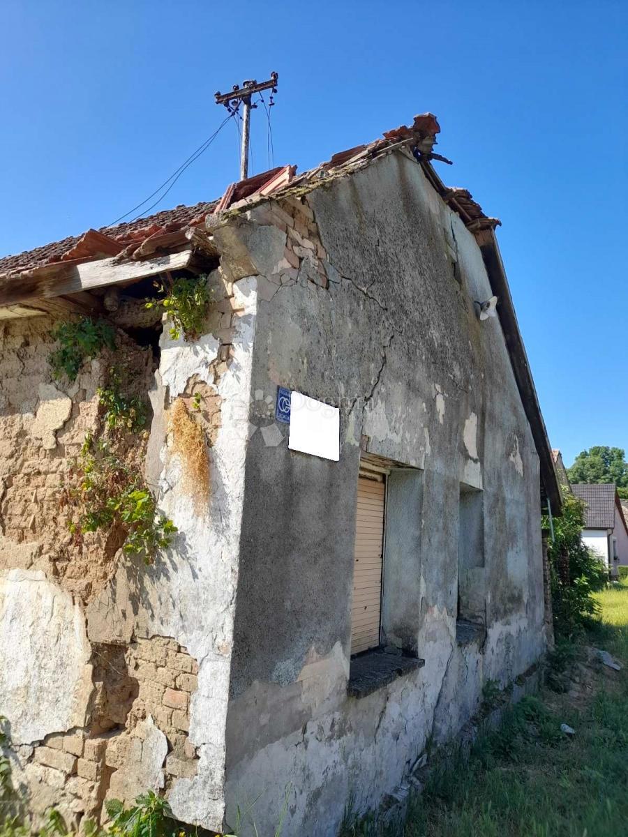 Hiša Kneževi Vinogradi, 2.476m2