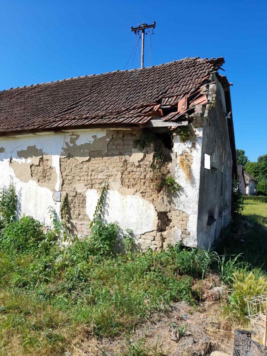 Hiša Kneževi Vinogradi, 2.476m2