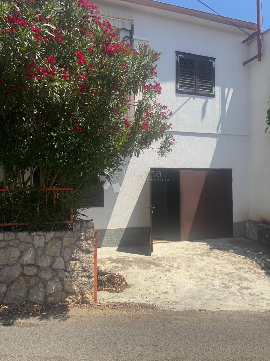 Hiša z dvema stanovanjema – pogled na zaliv