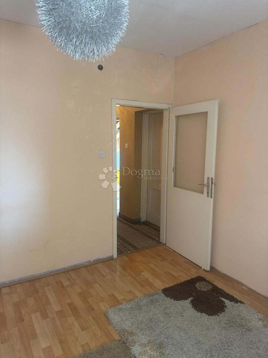 Hiša z dvema stanovanjema – pogled na zaliv