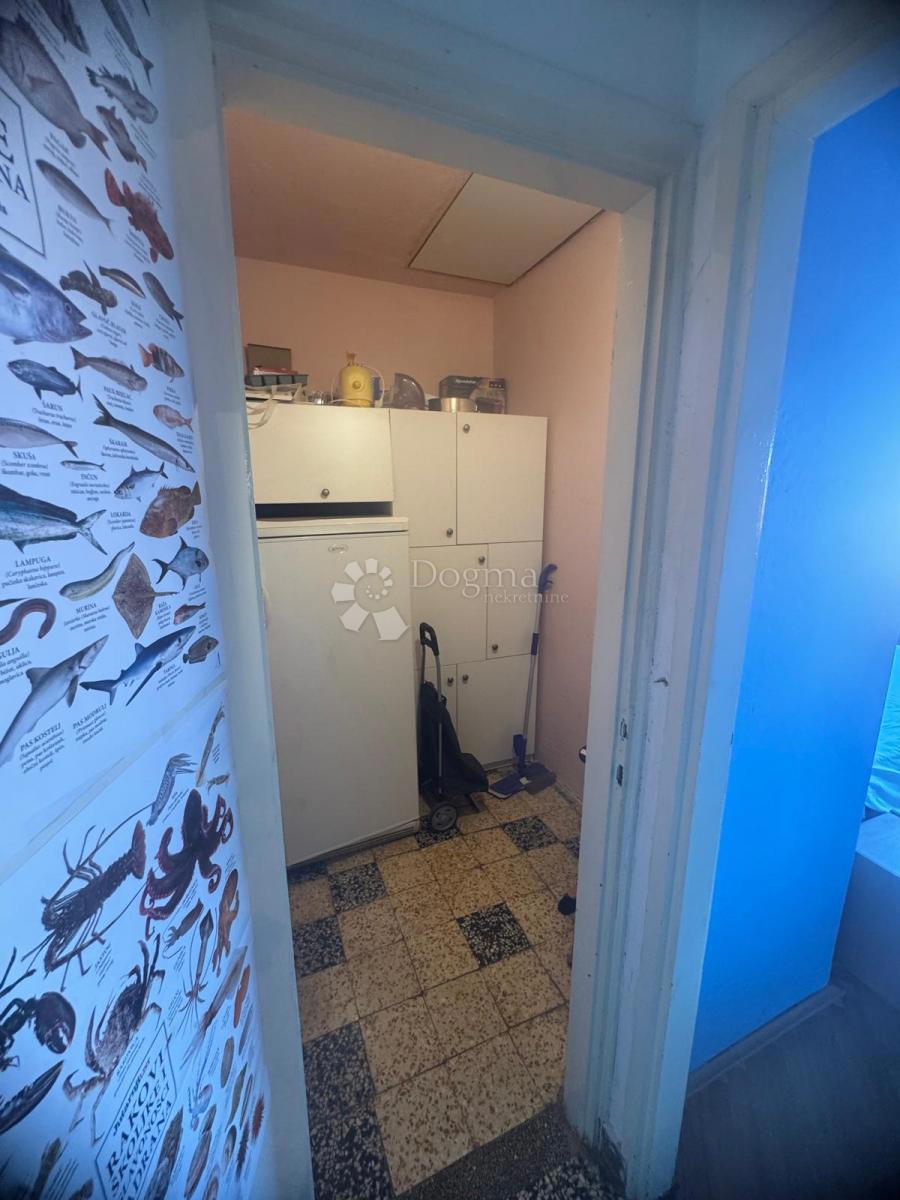 Hiša z dvema stanovanjema – pogled na zaliv