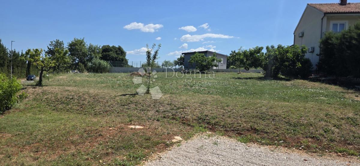 Zazidljivo zemljišče Novigrad, 1.100m2