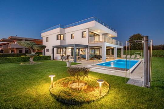 Hiša Novigrad, 344m2