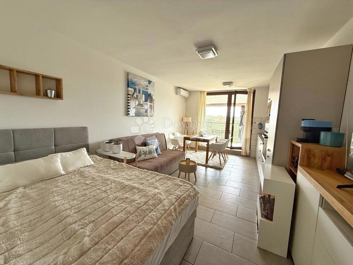 NAJBOLJŠA LOKACIJA V MARČANI, APARTMA 1. VRSTA DO MORJA