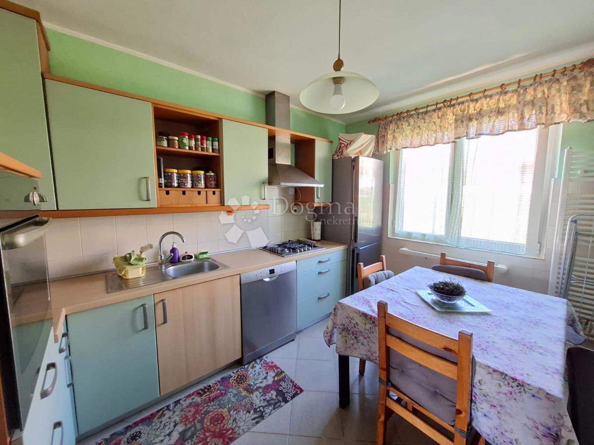 KARIGADOR - Hiša s 3 apartmaji 300m od morja