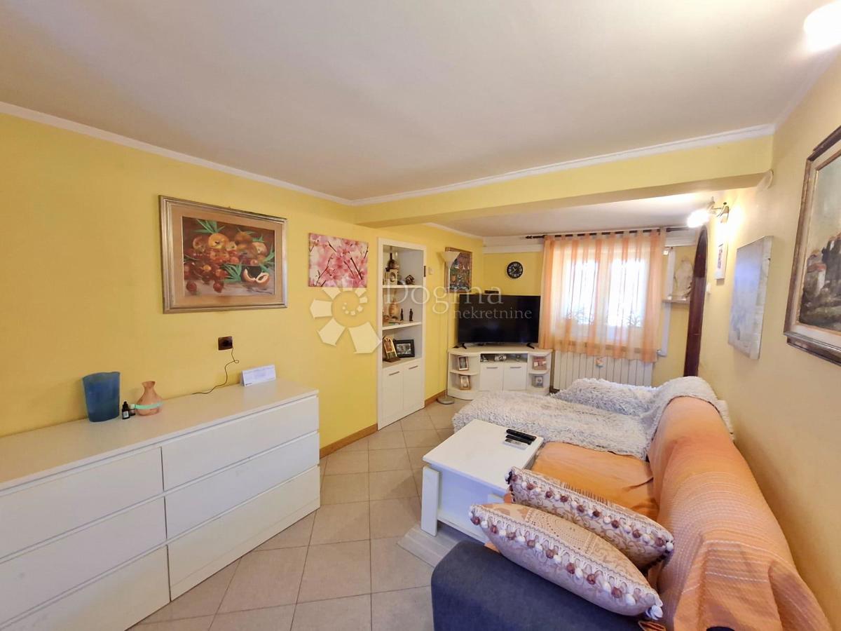 KARIGADOR - Hiša s 3 apartmaji 300m od morja