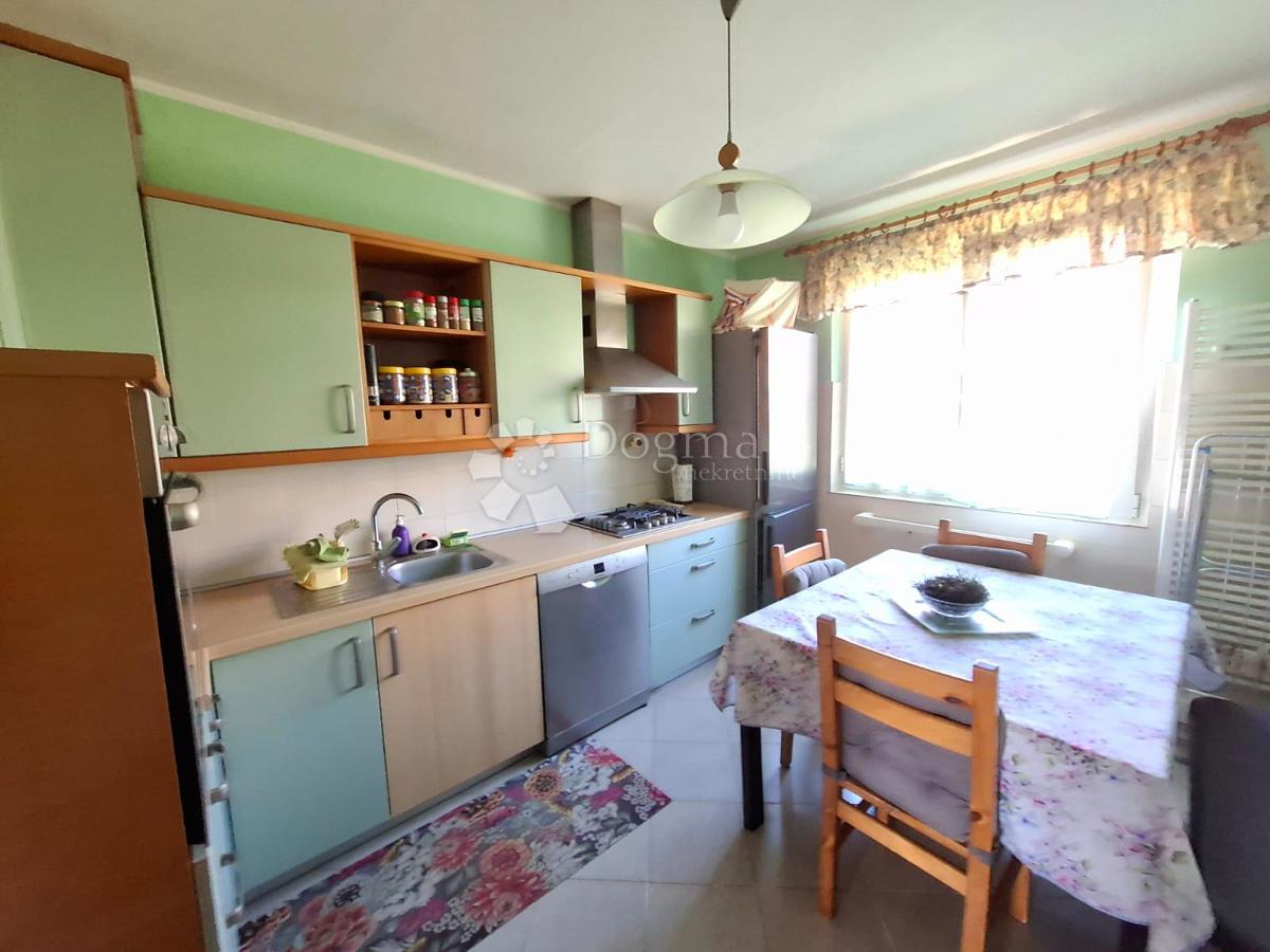 KARIGADOR - Hiša s 3 apartmaji 300m od morja