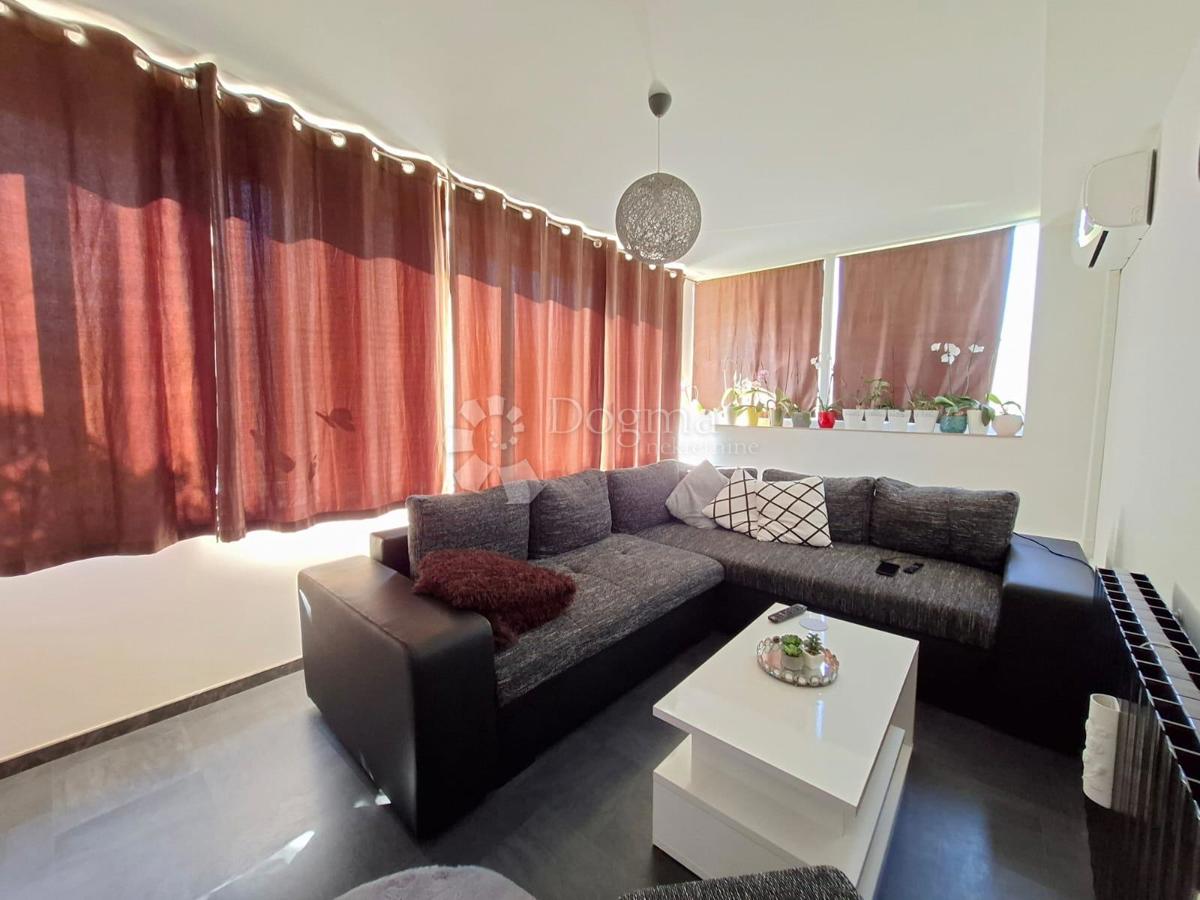 KARIGADOR - Hiša s 3 apartmaji 300m od morja